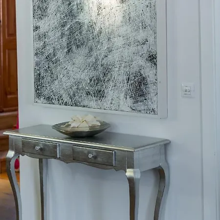 Time Old Town Apartman *